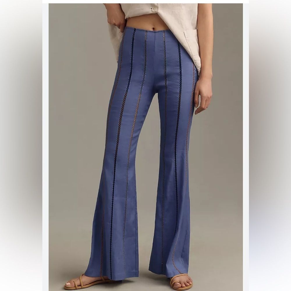 By Anthropologie US 4 Striped Flare Pants Color:
BLUE MOTIF